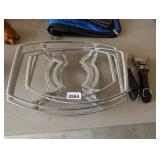 (4) CORNINGWARE TRIVETS AND 2 HANDLES