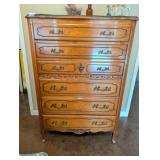 STANDING DRESSER