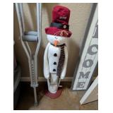 STANDING SNOWMAN