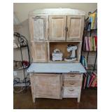 ANTIQUE HOOSIER CABINET W/ FLOUR SIFTER (NO CONTEN