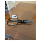 VINTAGE SCISSORS