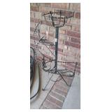 METAL 3 TIERED PLANT STAND
