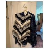 KNITTED COVER AND FLEECE SWEATER *LOOKS LARGE