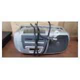 RADIO/ CASSETTE PLAYER