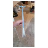 SHOE HORN