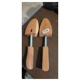 2 SHOE STRETCHERS