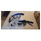 2 SETS OF SNORKLES AND GOGGLES