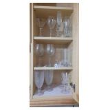 CABINET OF GLASSES AND STEMWARE