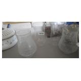 (4) LIGHT GLOBES