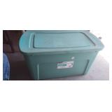 33 GALLON TOTE  WITH LID