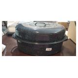 COVERED OVAL ROASTING PAN