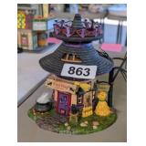 SNOW VILLAGE WITCH WAY FLIGHT SCHOOL