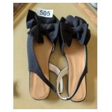 WOMENS BLACK DRESS SHOES *LOOK LIKE AN 8