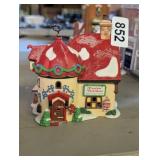 DEPT 56 CUSTOM STITCHERS ELF LAND