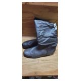 BLACK BOOTS SIZE 11