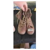 ARIZONA BOOTS SIZE 9.5