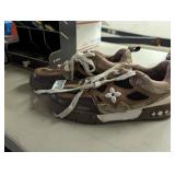 DESIGNER SHOES SIZE 8.5