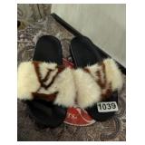 FURRY SANDALS SIZE 7