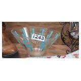 VINTAGE ANCHOR HOCKING CHIP BOWL