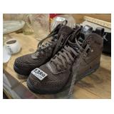 NIKE SHOES SIZE 9