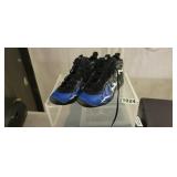 NIKE SIZE 5.5Y