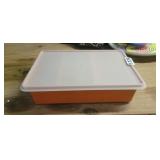 VINTAGE TUPPERWARE DISH WITH LID