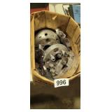 BOX OF HUBS