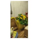WATERING CAN FLORAL DECOR