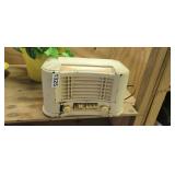 VINTAGE TRUETONE VACUUM TUBE TABLE RADIO