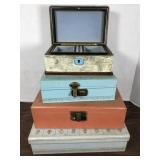 Lot of vintage jewelry boxes