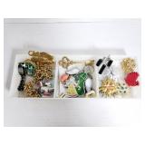 Assorted jewlery lot