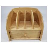 Blonde mail organizer