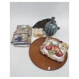 Assorted lot with fall hot pads and kitchen towels