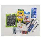 Assorted lot with colored pencils