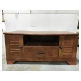 Entertainment center