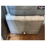 Rubbermaid Cooler