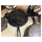 Stover 8 Waffle Maker Cast Iron
