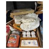 Cloth Napkins Salt And Pepper Shakers Set