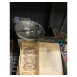 Pampered Chef Easy Accent Decorator And Cake Pans