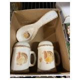 Thanksgiving Salt Pepper Shakers And Ladle Spoon