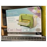 Cuddle Bug Die Cutter And Embosser In Box
