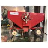 Red International Gravity Box