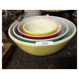 Set Of Four Primary Colors Pyrex Mixing Bowl Set