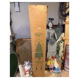 Consolidated Novelty Christmas Tree Wreaths