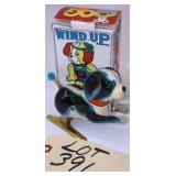 Blik Tin Litho Wind-Up Jumping Dog with Box Toy