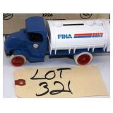 Ertl 1926 Mack, Die Cast "FINA" Tanker Bank