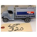 Ertl 1926 Mack, Die Cast "KERR McGEE" Tanker Bank