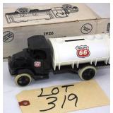 Ertl 1926 Mack, Die Cast "Phillips 66" Tanker