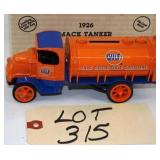 Ertl 1926 Mack, Die Cast "GULF Gasoline" Tanker