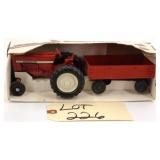 1/32 Ertl Scale International Tractor with Wagon